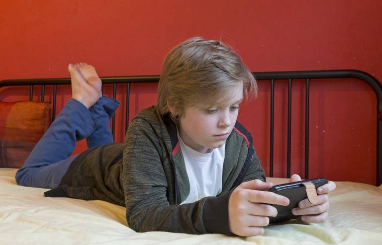 Почти 80% родителей следят за действиями детей в Интернете - news.ru
