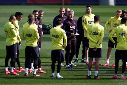 Футболисты «Барселоны» взбунтовались из-за просьбы отказаться от части зарплаты - lenta.ru - Испания