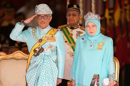 Верховный правитель Малайзии ушел на карантин вместе с женой из-за коронавируса - lenta.ru - Малайзия