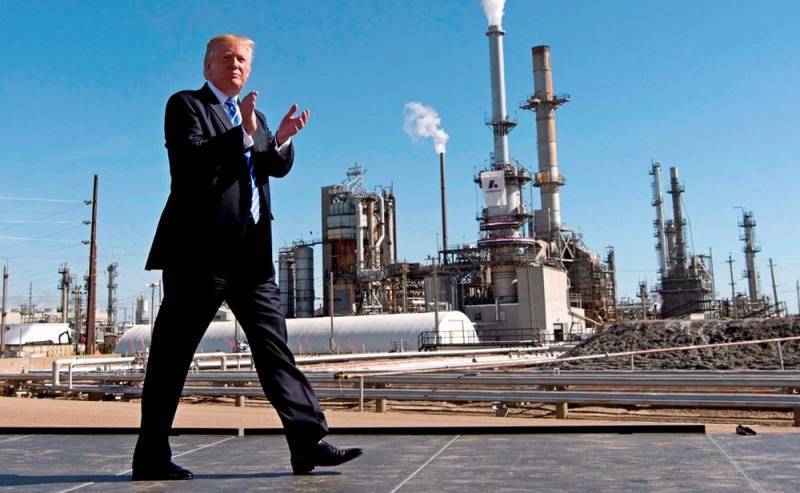 Дональд Трамп - «Вы на чьей стороне?»: нефтяники требуют от Трампа обуздать падение цен - topcor.ru - Россия - Сша - Саудовская Аравия