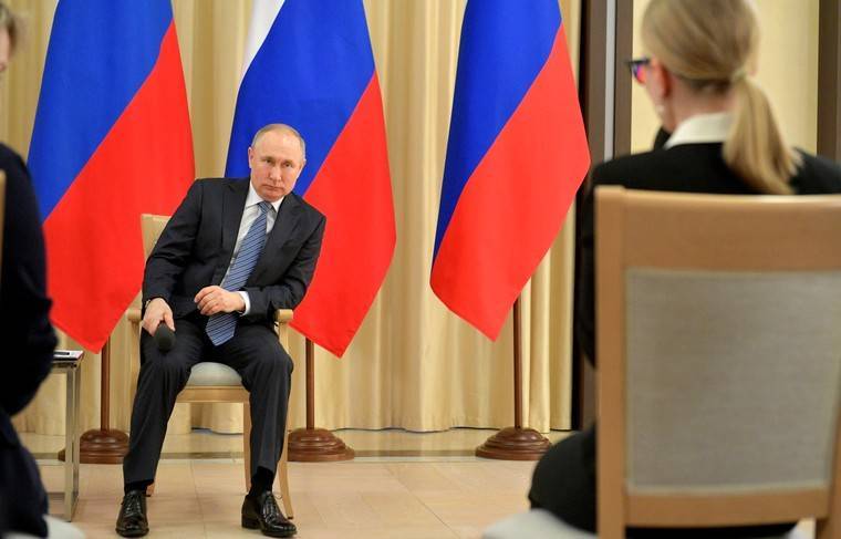 Путин отложил разговор с Макроном из-за встречи с предпринимателями - news.ru - Франция