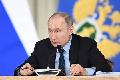 Владимир Путин - Путин заявил о важности изменения Конституции в связи с коронавирусом - lenta.ru - Россия