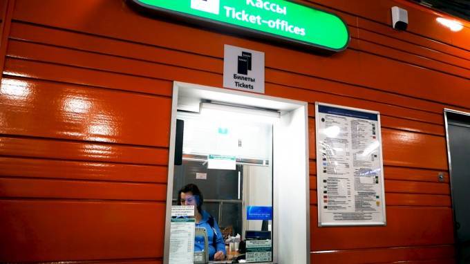 В петербургском метро на неделю приостанавливаются действие и продажа льготных проездных - piter.tv