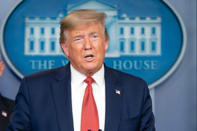 Дональд Трамп - Пастор, который возглавляет группу по изучению Библии в Белом доме, заявил, что коронавирус это «гнев Бога», который вызвали геи - usa.one - Сша - New York