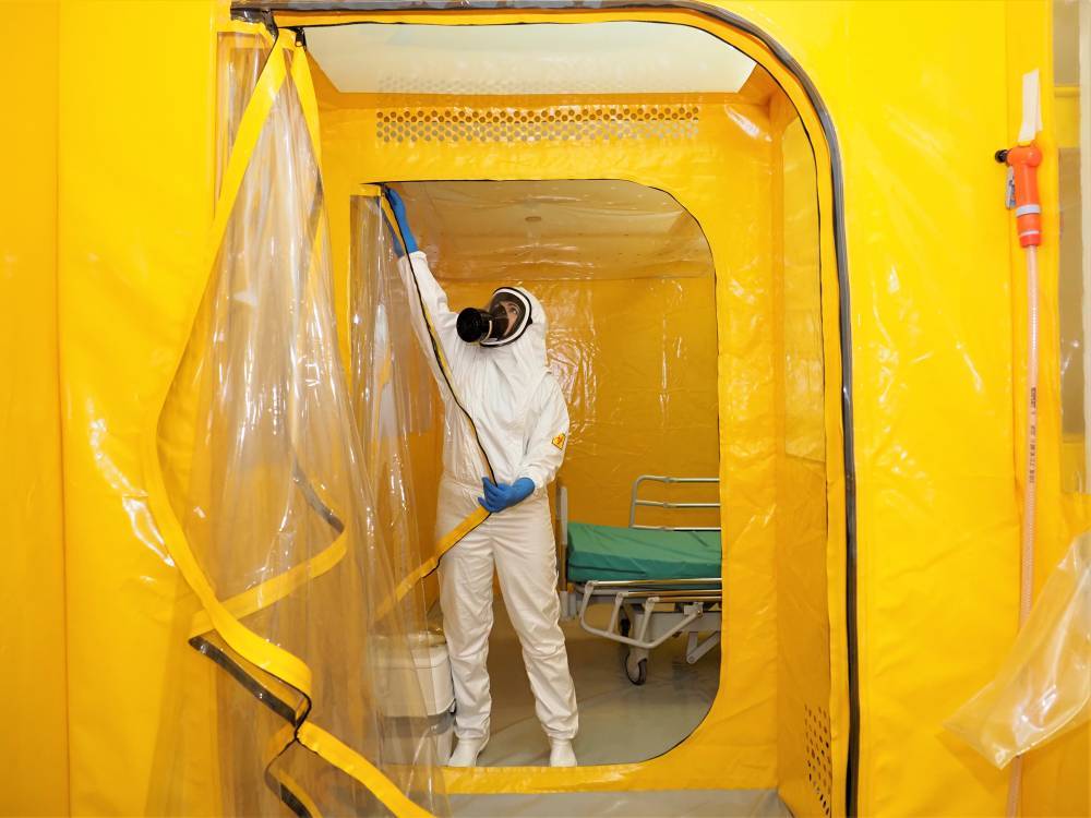 Михаил Мурашко - Восемь пациентов с коронавирусом в России находятся в реанимации - vm.ru - Россия