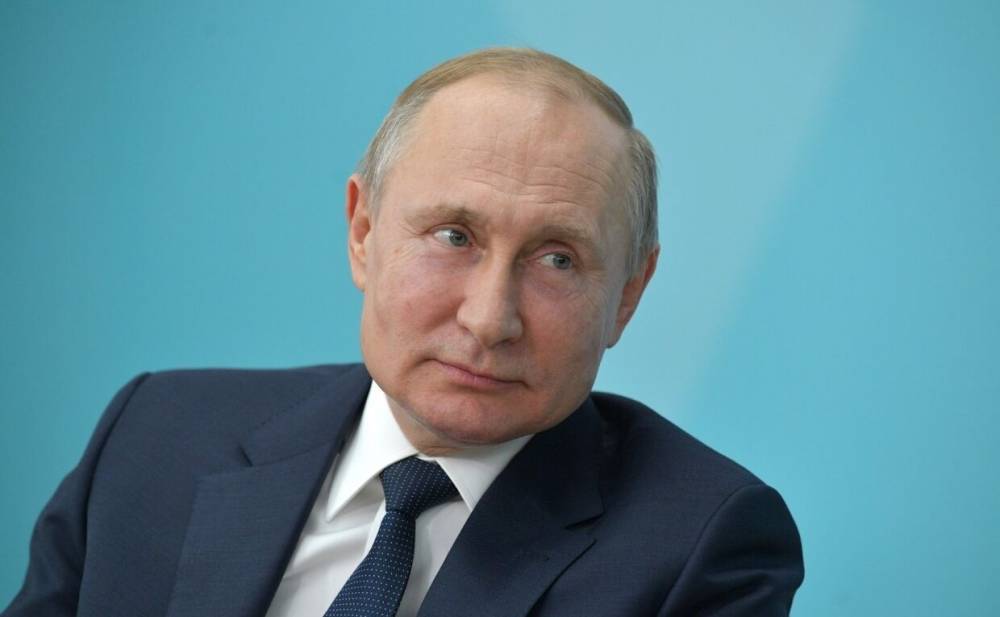 Дмитрий Песков - Песков рассказал, как Путин защищается от коронавируса - riafan.ru - Россия - Москва