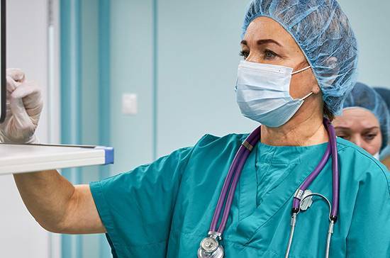 Минздрав предлагает доплачивать медикам за работу с больными коронавирусом - pnp.ru - Минздрав