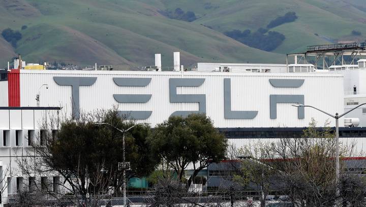 Tesla сократит штат на заводе в Неваде на 75% из-за коронавируса - vesti.ru - штат Невада