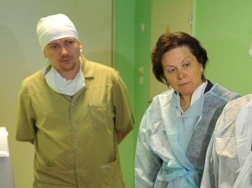 Наталья Комарова - Комарова ввела допограничения из-за коронавируса. Глава ХМАО запретила посещение храмов - znak.com - округ Югра