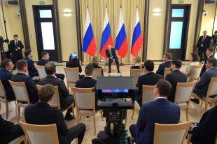 Владимир Путин - Михаил Мишустин - Беспроцентные кредиты для выплаты зарплат начнут давать на следующей неделе - rg.ru