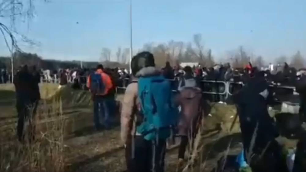 Тысячи рвущихся домой «заробитчан» создали коллапс на границе Польши и Украины - riafan.ru - Украина - Киев - Польша