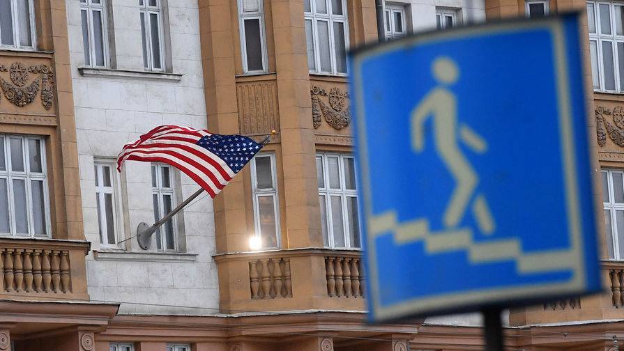 Посольство США в Москве думает об организации вывоза американцев из России - gazeta.ru - Россия - Москва - Сша - Ухань