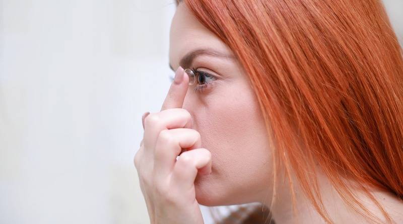 Коронавирус: людей с плохим зрением призывают сменить контактные линзы на очки - usa.one - Сша
