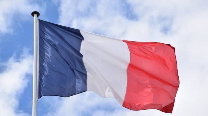 Франция назвала агрессивными статьи с критикой помощи России итальянцам - piter.tv - Россия - Франция - Италия