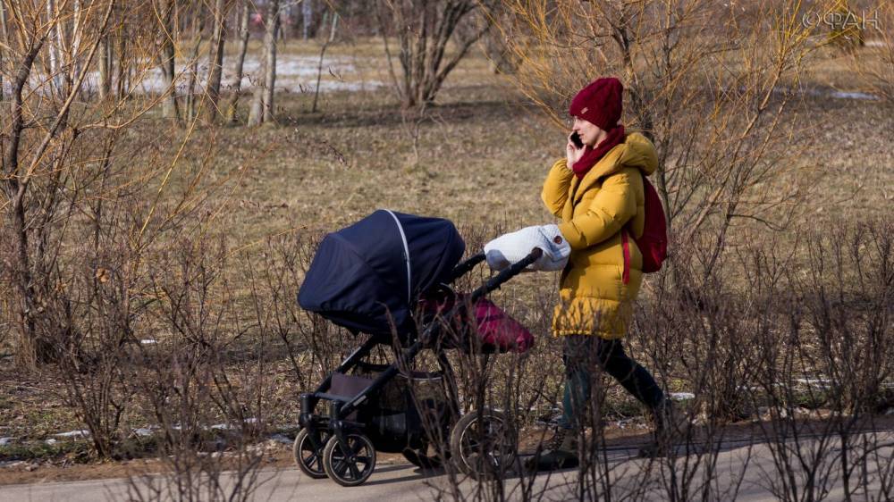 Роспотребнадзор рекомендовал родителям не гулять с детьми из-за коронавируса - vestirossii.com - Москва