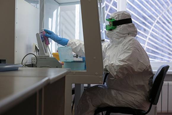 Как в лаборатории Челябинска делают анализы на коронавирус. Фоторепортаж - znak.com - Челябинск - Магнитогорск