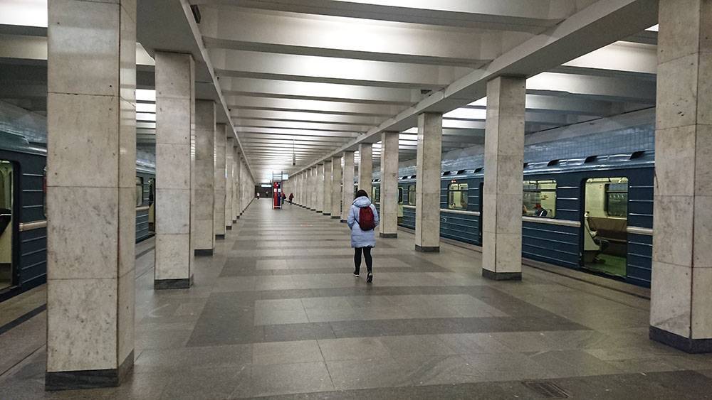 Сергей Собянин - Пассажиропоток в московском метро упал в два раза - tvc.ru - Россия - Москва