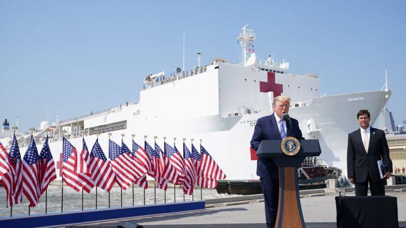 Дональд Трамп - Эндрю Куомо - Плавучий госпиталь ВМС США Comfort отправился из Вирджинии в Нью-Йорк - golos-ameriki.ru - Сша - Нью-Йорк - Нью-Йорк
