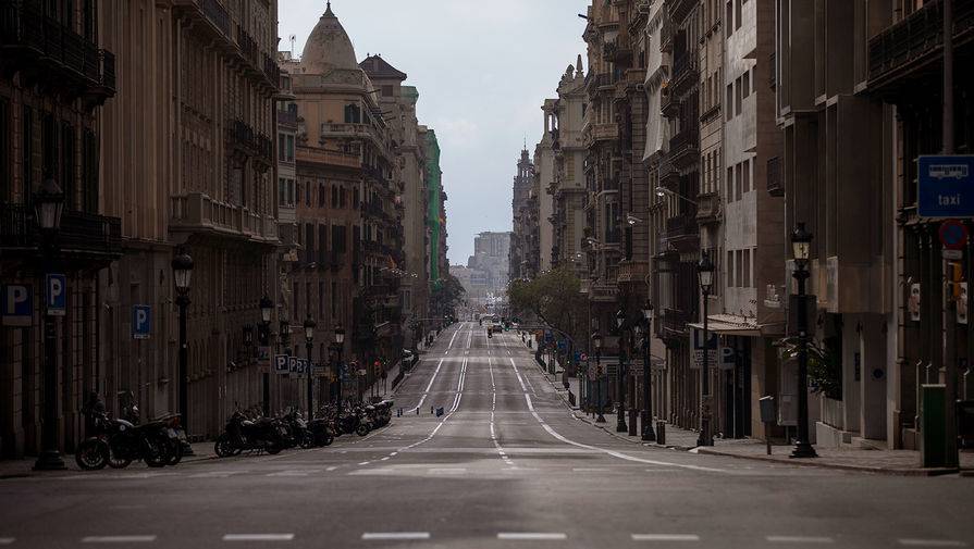 Педро Санчес - Испания объявила двухнедельный рабочий отпуск - gazeta.ru - Испания