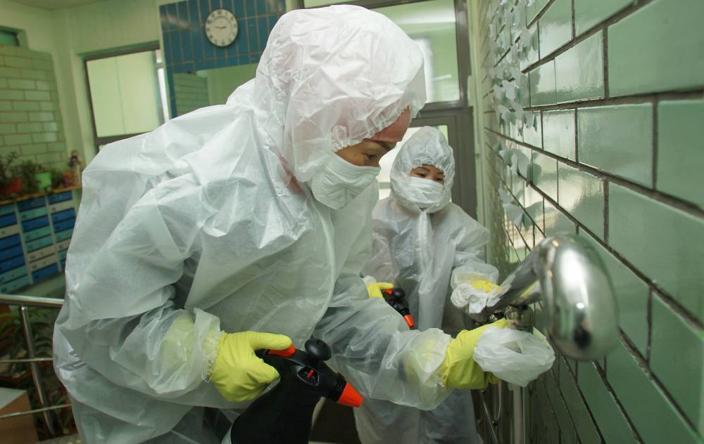 Стали известны сроки выживания нового коронавируса на поверхностях - vm.ru - Гонконг