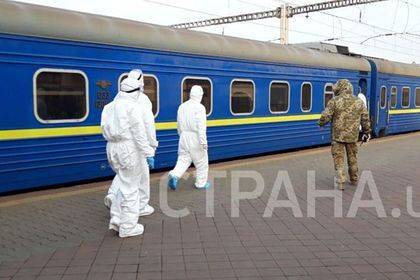Спецпоезд из Москвы доставил на родину несколько сотен украинцев - lenta.ru - Москва - Киев