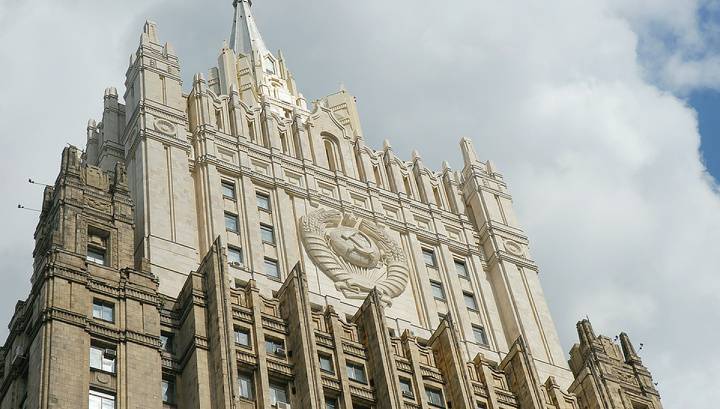 Мария Захарова - МИД составляет списки россиян, желающих вернуться из стран со вспышкой COVID-19 - vesti.ru - Минздрав