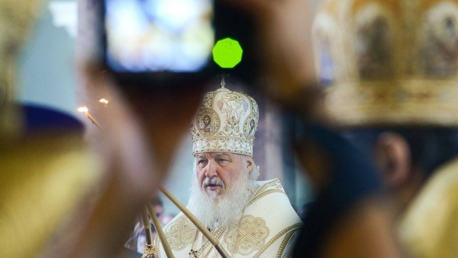 патриарх Кирилл - Патриарх Кирилл призвал верующих воздержаться от посещения храмов из-за коронавируса - dp.ru