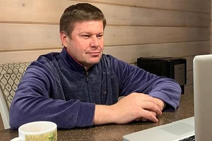 Дмитрий Губерниев - Губерниев вышел из дома и потребовал «полного и тотального» карантина - lenta.ru - Московская обл.