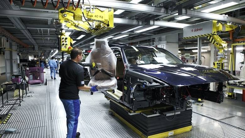 Эксперт: автопрому Германии грозит сокращение 100 тысяч рабочих мест - newizv.ru - Германия
