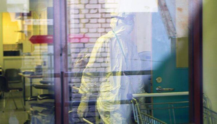 В Москве почти 40% тяжело заболевших коронавирусом моложе 40 лет - newtvnews.ru - Москва