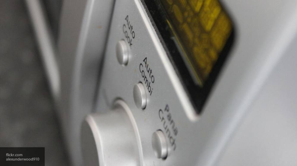 Жительница Подмосковья показала, как не следует "дезинфицировать" деньги от коронавируса - inforeactor.ru - Московская обл.