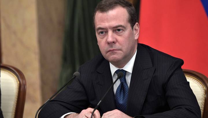 Дмитрий Медведев - Медведев: коронавирус - реальная угроза, но поддаваться панике не нужно - vesti.ru - Россия