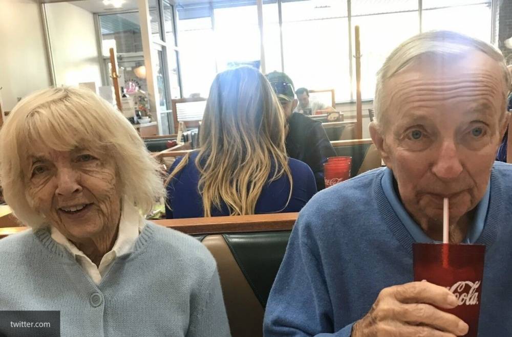 Стивен Нэш - Прожившие вместе 65 лет супруги умерли в США после заражения COVID-19 - inforeactor.ru - Сша - штат Калифорния