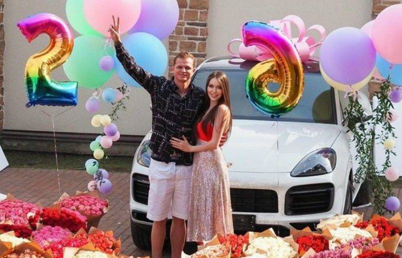 Дмитрий Тарасов - Анастасий Костенко - Тарасов подарил Костенко на день рождения Porsche Cayenne - bloknot.ru