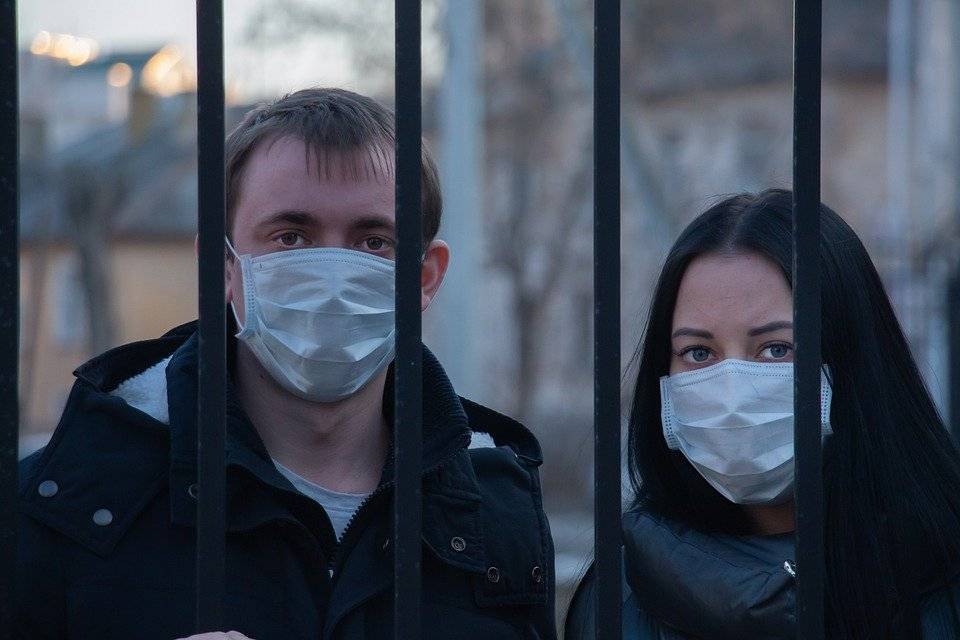 Роспотребнадзор разъяснил, как носить маски, и когда они эффективны - pravda-tv.ru