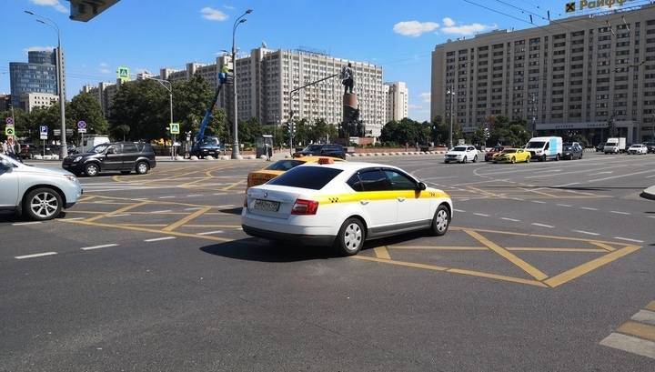 Ноль баллов в "час пик": дороги Москвы опустели из-за карантина - vesti.ru - Москва