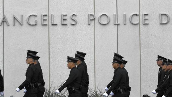Десятки полицейских и пожарных Лос-Анджелеса заразились коронавирусом - eadaily.com - Сша - Лос-Анджелес - штат Калифорния - штат Нью-Йорк