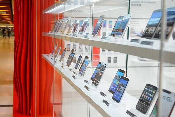 Власти запретили продавать смартфоны и ПК в России всю нерабочую неделю - cnews.ru - Россия