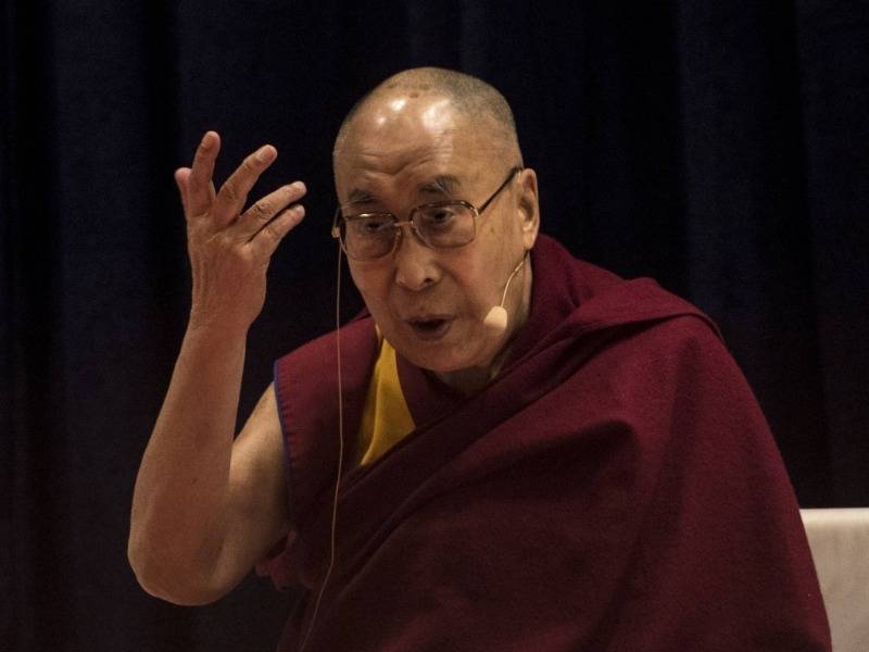 Далай-лама призвал помогать "уязвимым слоям населения" во время пандемии - sobesednik.ru