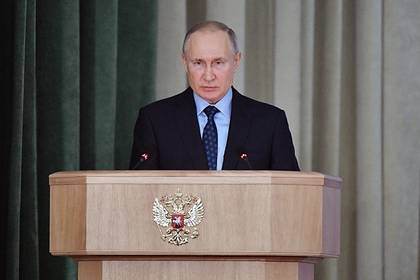 Владимир Путин - Путин одобрил «кажущиеся избыточными» меры для борьбы с коронавирусом - lenta.ru - Россия
