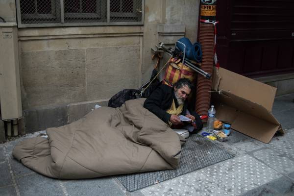 Общественники обратятся к бизнесменам за помощью с укрытием бездомных во время пандемии - govoritmoskva.ru - Москва