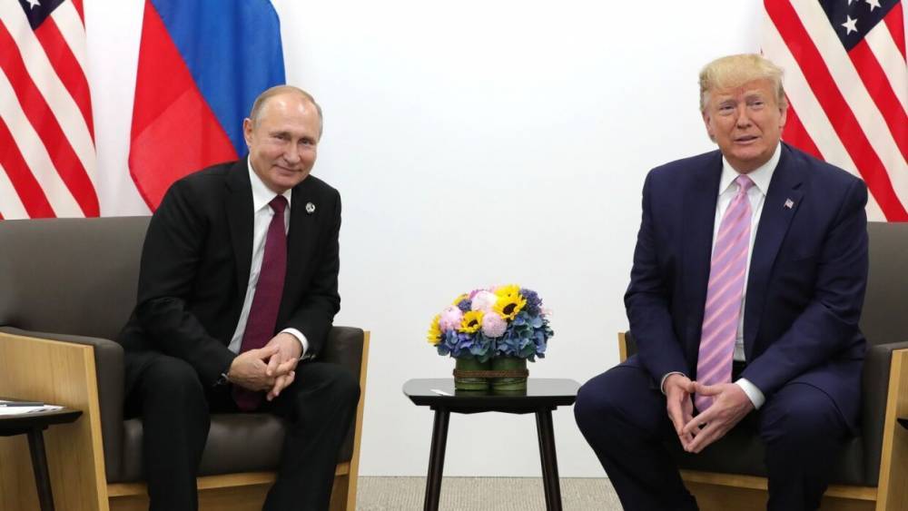 Владимир Путин - Дональд Трамп - Трамп намерен обсудить с Путиным борьбу с коронавирусом и цены на нефть - riafan.ru - Россия - Москва - Сша - Венесуэла
