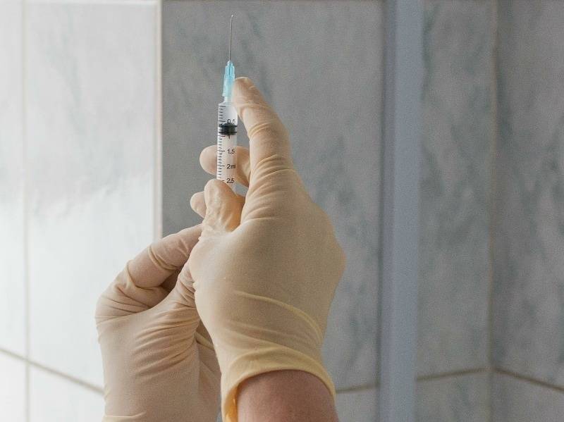 Ученые выявили связь между отказом от прививки БЦЖ и уязвимостью перед COVID-19 - sobesednik.ru