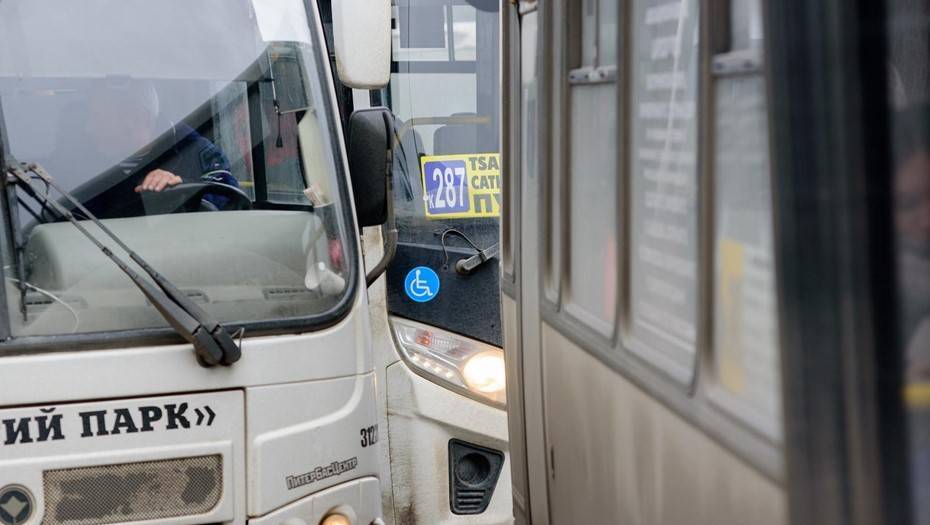 Александр Беглов - В Петербурге закроют более 120 маршрутов общественного транспорта из-за коронавируса - dp.ru - Санкт-Петербург