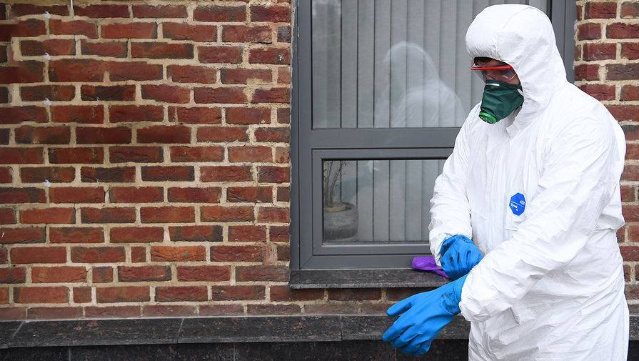 Уголовное дело заведено из-за заражения 4 человек коронавирусом в Брянске - gazeta.ru - Россия - Испания - Брянск
