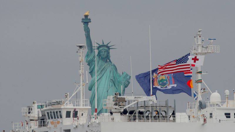 Плавучий госпиталь ВМС США прибыл в Нью-Йорк - golos-ameriki.ru - Сша - Нью-Йорк