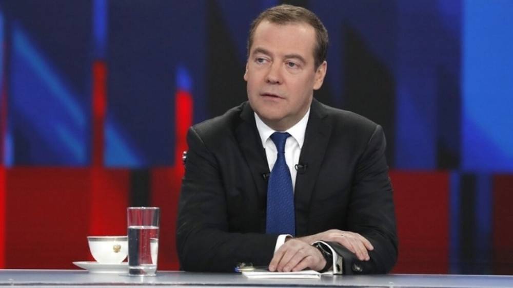 Дмитрий Медведев - Медведев не исключил принятия более жестких мер для борьбы с пандемией - riafan.ru - Россия - Москва