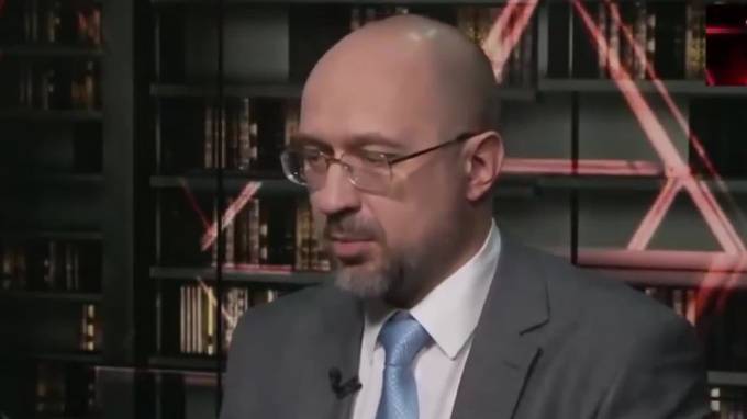 Денис Шмыгаль - Украина ослабит карантин ради спасения экономики - piter.tv - Украина