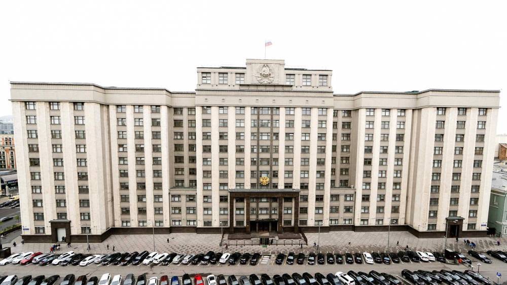 Госдума приняла закон о повышении выплат по больничному до уровня МРОТ - vm.ru