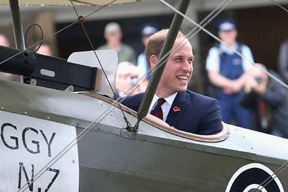 принц Уильям - Принц Уильям пожелал стать пилотом санитарной авиации и бороться с коронавирусом - lenta.ru - Англия - Лондон